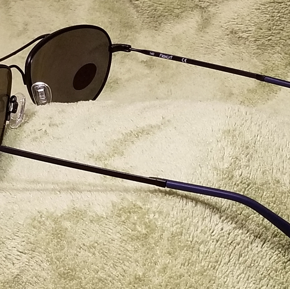 Designer sunglasses - Picture 3 of 3